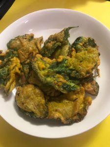 Put fried palak leaves in a plate