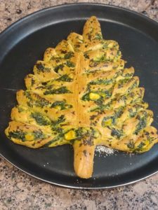 Spinach Bread Christmas Tree 