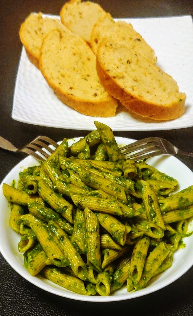 Pasta In Spinach Sauce