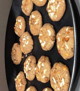 Millet cookies in microwave oven